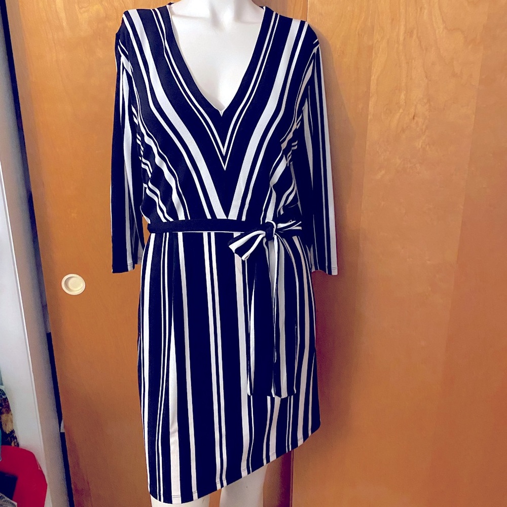 H&M Striped Black & White V-Neck Dress Size M
